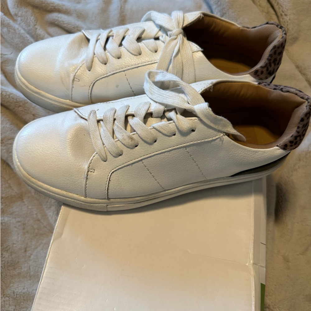 Woman’s Dolce Vita Fashion Shoe